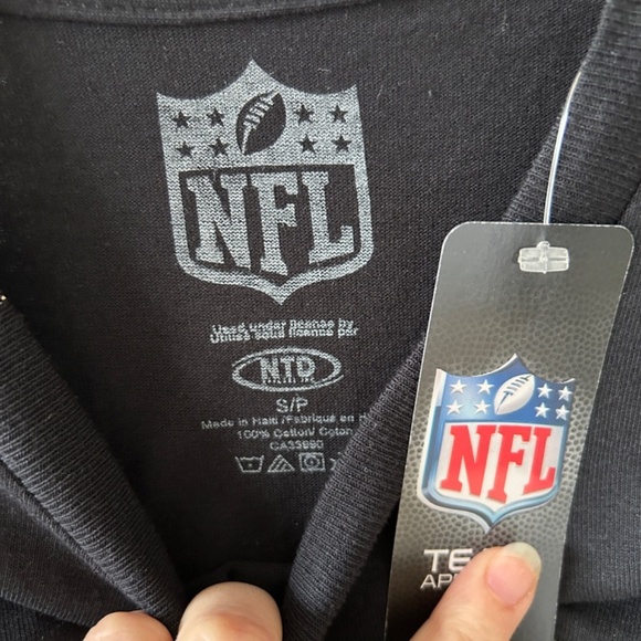 NWT Seattle Seahawks Football T-Shirt Size Small Men's Fandom Stadium Tailgate - Picture 5 of 8